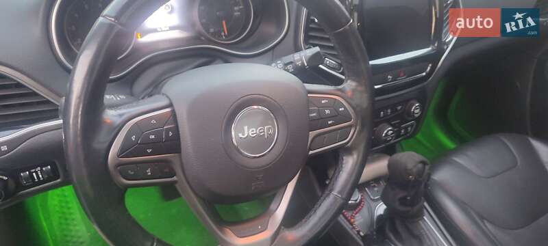 Внедорожник / Кроссовер Jeep Cherokee 2018 в Запорожье