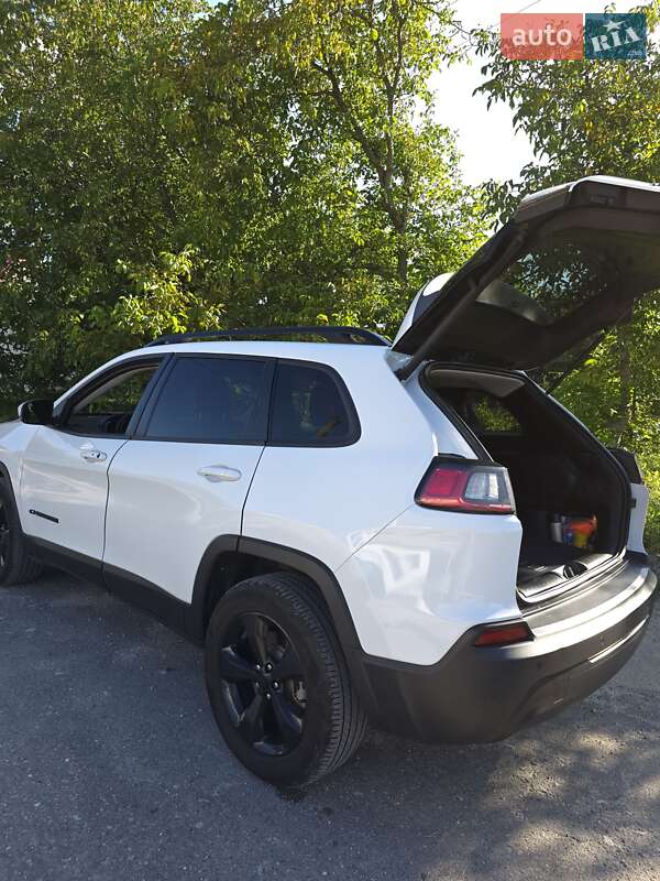 Позашляховик / Кросовер Jeep Cherokee 2018 в Городку
