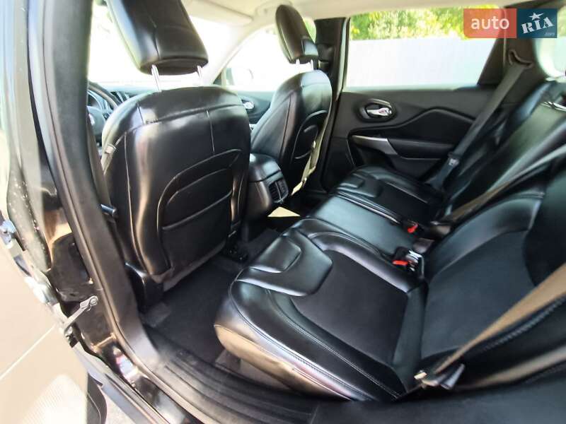 Позашляховик / Кросовер Jeep Cherokee 2020 в Києві