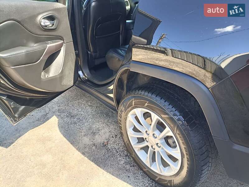 Позашляховик / Кросовер Jeep Cherokee 2020 в Києві