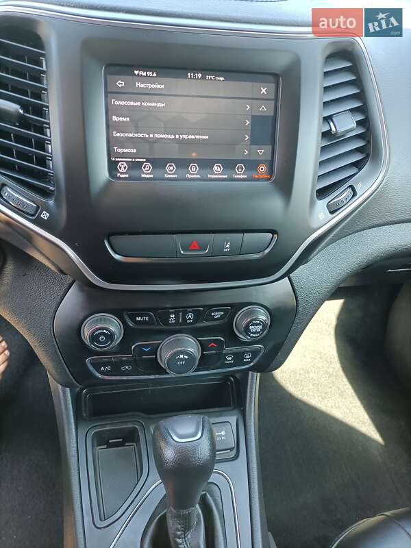 Позашляховик / Кросовер Jeep Cherokee 2020 в Києві