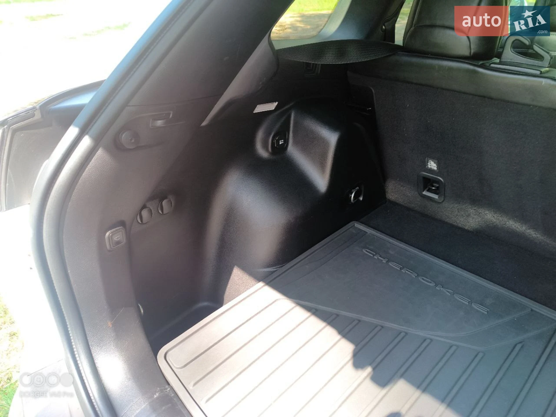 2021 Jeep Cherokee - мініатюра 17