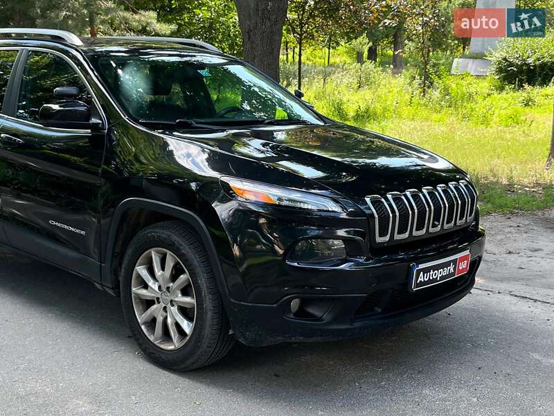 Внедорожник / Кроссовер Jeep Cherokee 2015 в Киеве