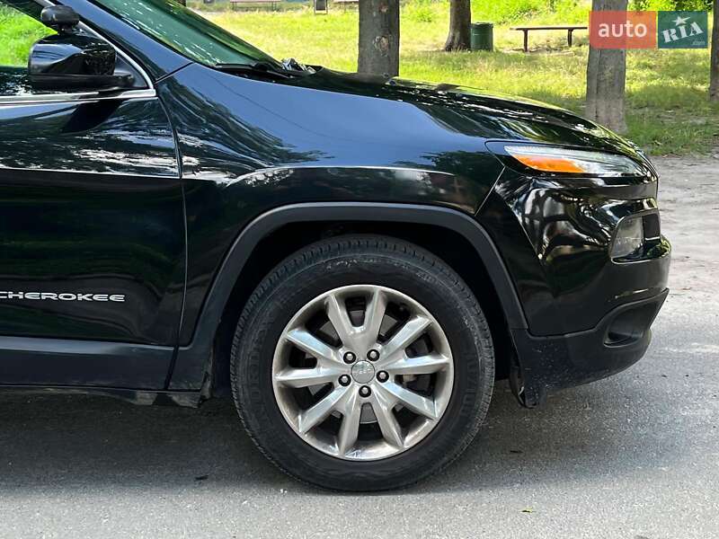 Внедорожник / Кроссовер Jeep Cherokee 2015 в Киеве