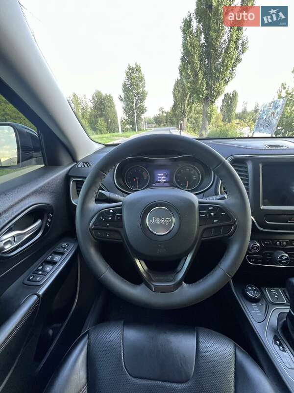 Внедорожник / Кроссовер Jeep Cherokee 2022 в Киеве