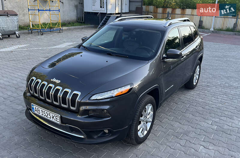 Внедорожник / Кроссовер Jeep Cherokee 2015 в Виннице