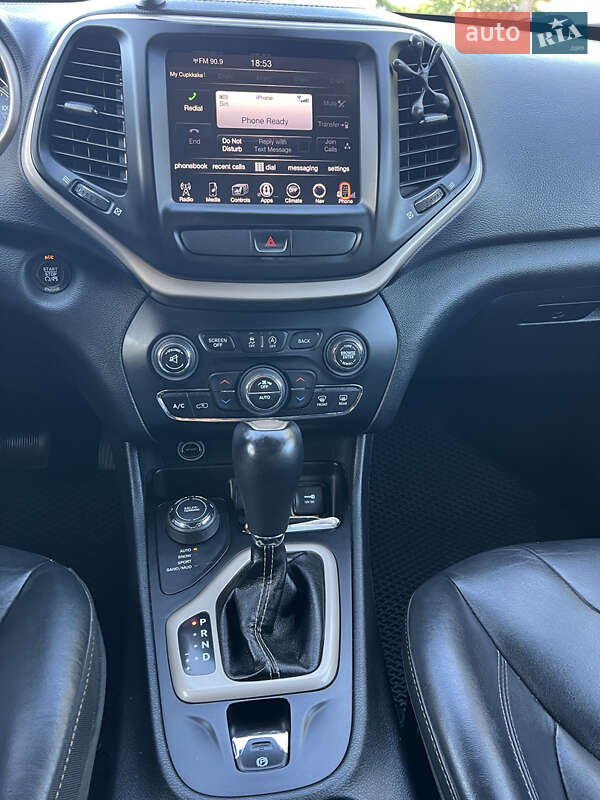 Внедорожник / Кроссовер Jeep Cherokee 2015 в Виннице