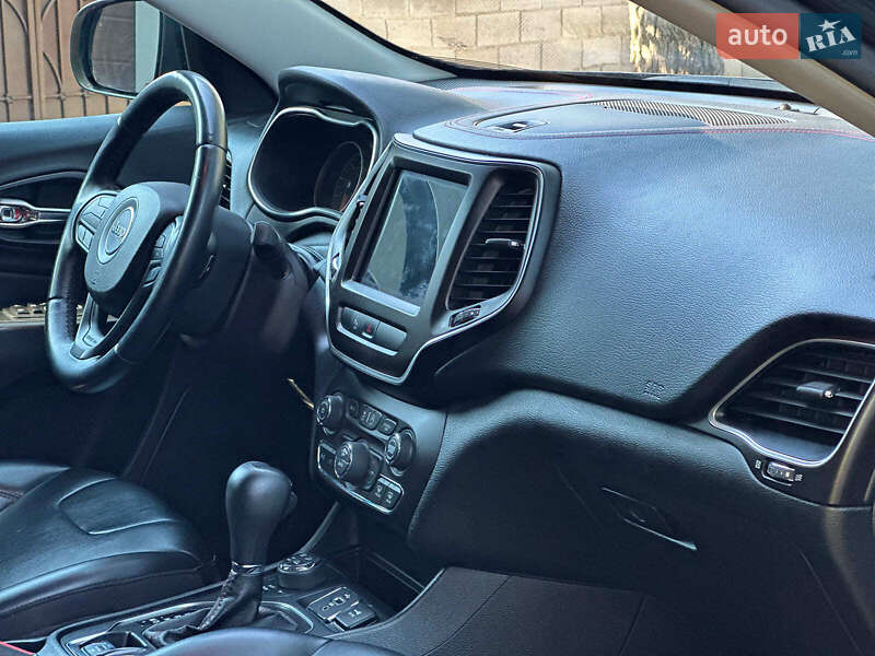Внедорожник / Кроссовер Jeep Cherokee 2018 в Одессе