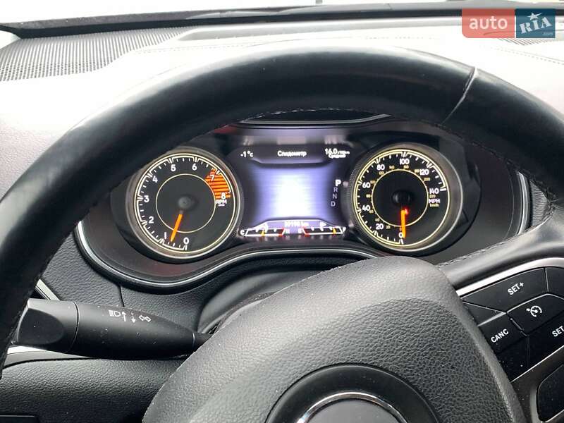 Внедорожник / Кроссовер Jeep Cherokee 2019 в Киеве