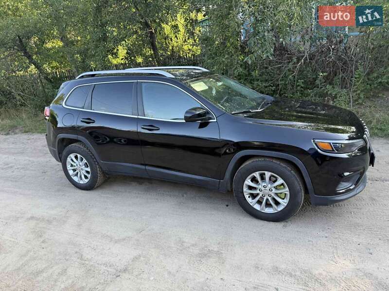 Внедорожник / Кроссовер Jeep Cherokee 2018 в Гайвороне