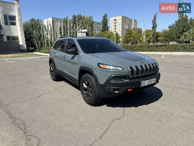 Внедорожник / Кроссовер Jeep Cherokee 2015 в Южноукраинске