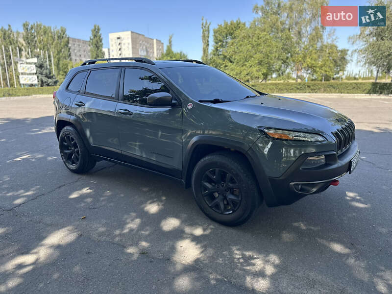 Внедорожник / Кроссовер Jeep Cherokee 2015 в Южноукраинске
