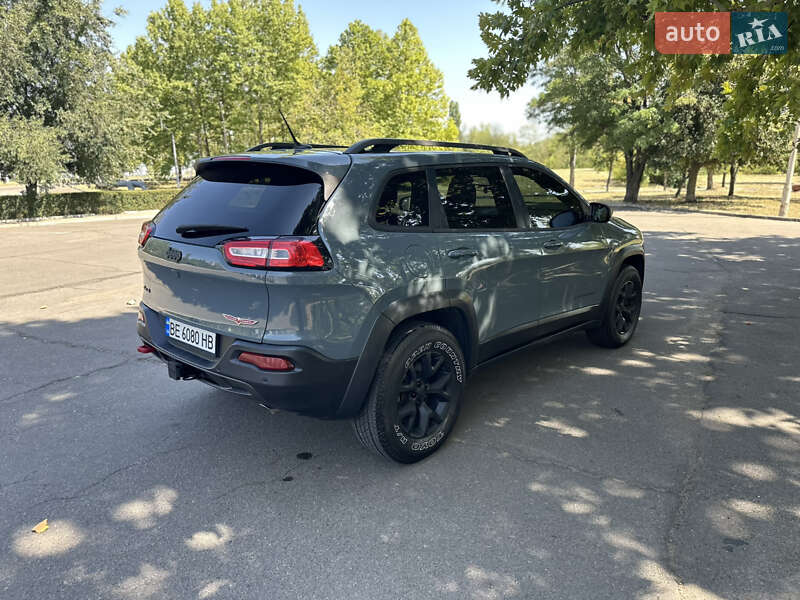 Внедорожник / Кроссовер Jeep Cherokee 2015 в Южноукраинске