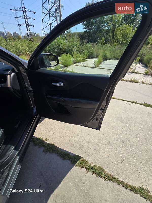 Внедорожник / Кроссовер Jeep Cherokee 2016 в Харькове фото 38 Внедорожник / Кроссовер Jeep Cherokee 2016 в Харькове