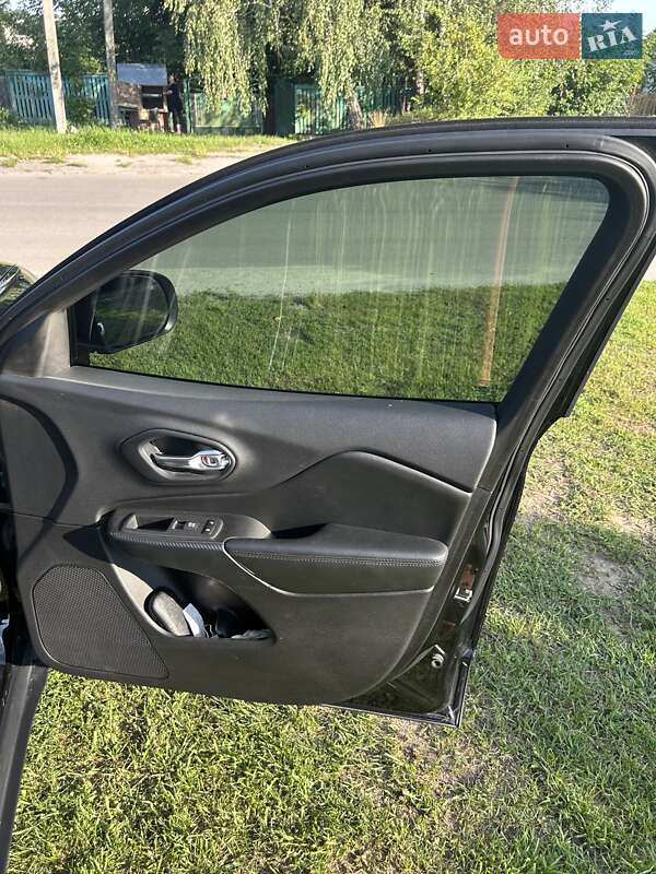 Внедорожник / Кроссовер Jeep Cherokee 2020 в Киеве фото 22 Внедорожник / Кроссовер Jeep Cherokee 2020 в Киеве