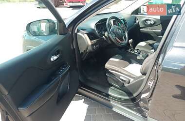 Внедорожник / Кроссовер Jeep Cherokee 2014 в 