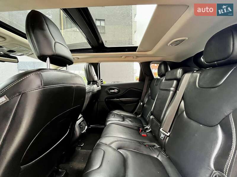 Внедорожник / Кроссовер Jeep Cherokee 2015 в Львове фото 5 Внедорожник / Кроссовер Jeep Cherokee 2015 в Львове