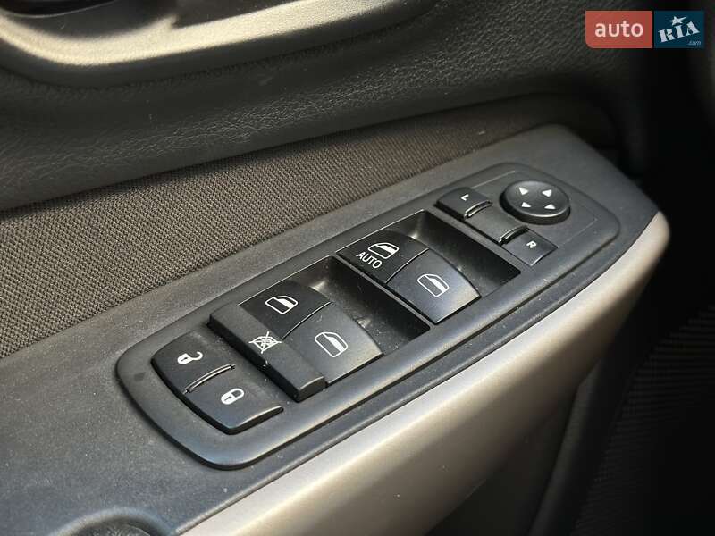 Позашляховик / Кросовер Jeep Cherokee 2017 в Києві фото 16 Позашляховик / Кросовер Jeep Cherokee 2017 в Києві