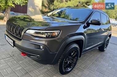 Внедорожник / Кроссовер Jeep Cherokee 2018 в 