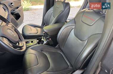 Внедорожник / Кроссовер Jeep Cherokee 2018 в 