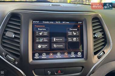 Внедорожник / Кроссовер Jeep Cherokee 2018 в 