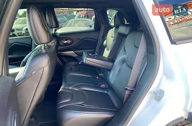 Внедорожник / Кроссовер Jeep Cherokee 2020 в 