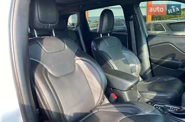 Внедорожник / Кроссовер Jeep Cherokee 2020 в 
