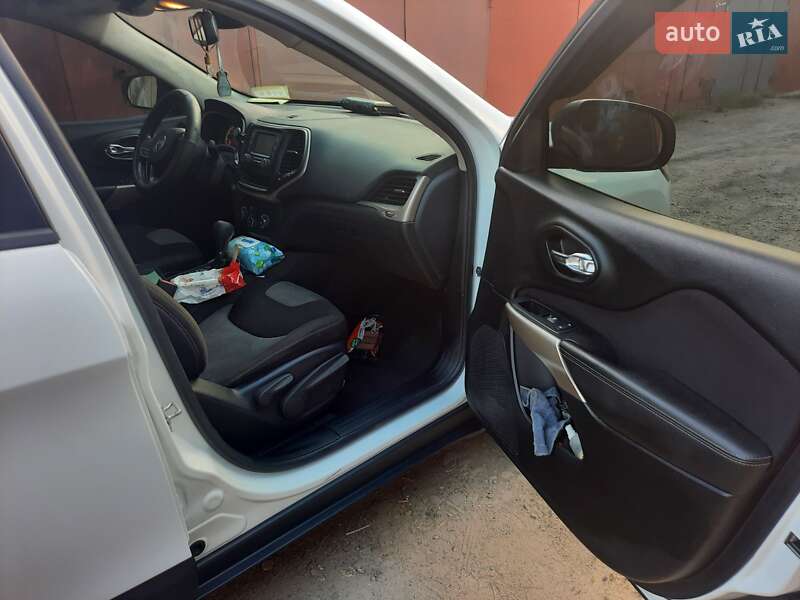 Позашляховик / Кросовер Jeep Cherokee 2017 в Києві фото 3 Позашляховик / Кросовер Jeep Cherokee 2017 в Києві