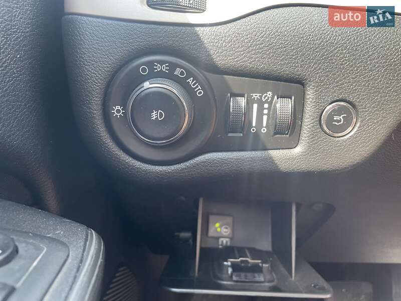 Позашляховик / Кросовер Jeep Cherokee 2015 в Тульчині