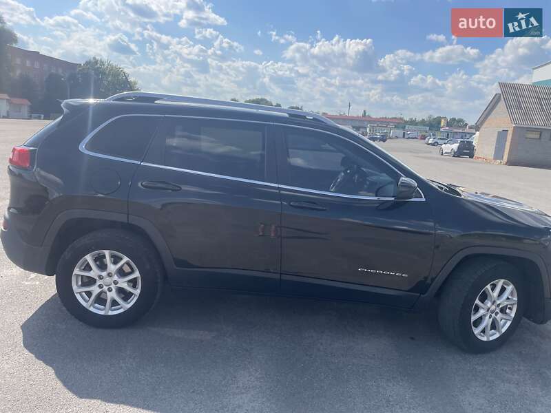 Позашляховик / Кросовер Jeep Cherokee 2015 в Тульчині