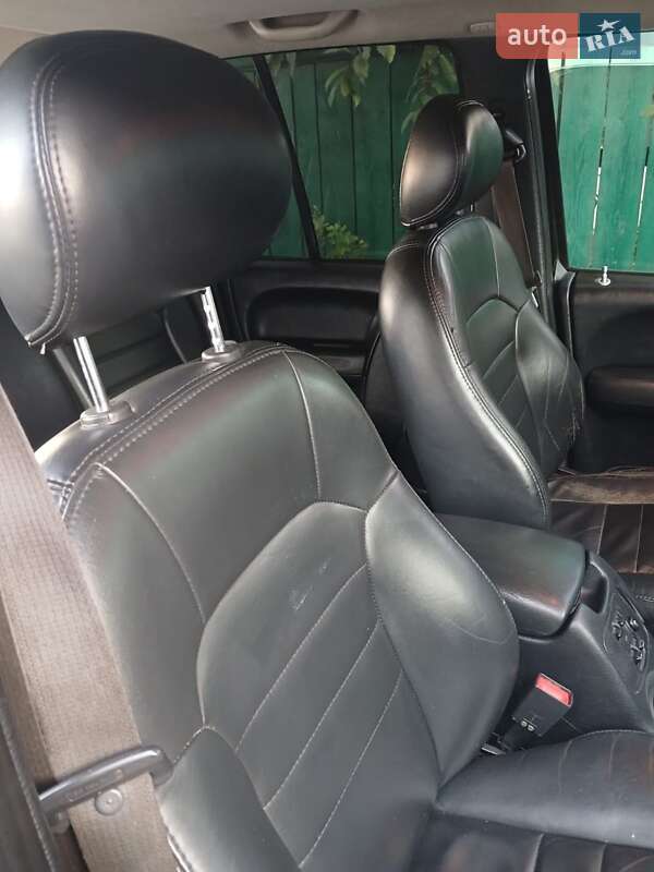 Позашляховик / Кросовер Jeep Cherokee 2002 в Котельві