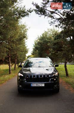 Внедорожник / Кроссовер Jeep Cherokee 2015 в 
