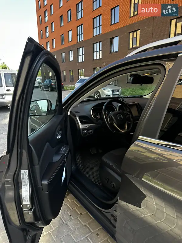 Jeep Cherokee 2016 VIN 1C4PJLCB7GW351358 фото оголошення 5 з 62