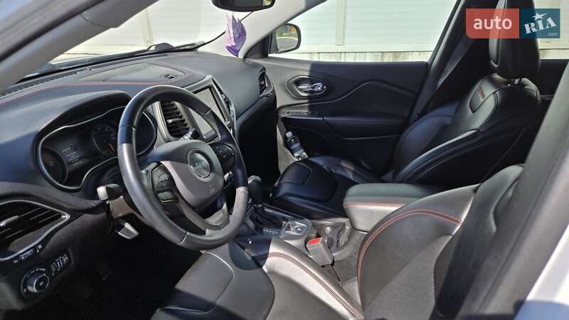 Позашляховик / Кросовер Jeep Cherokee 2020 в Львові