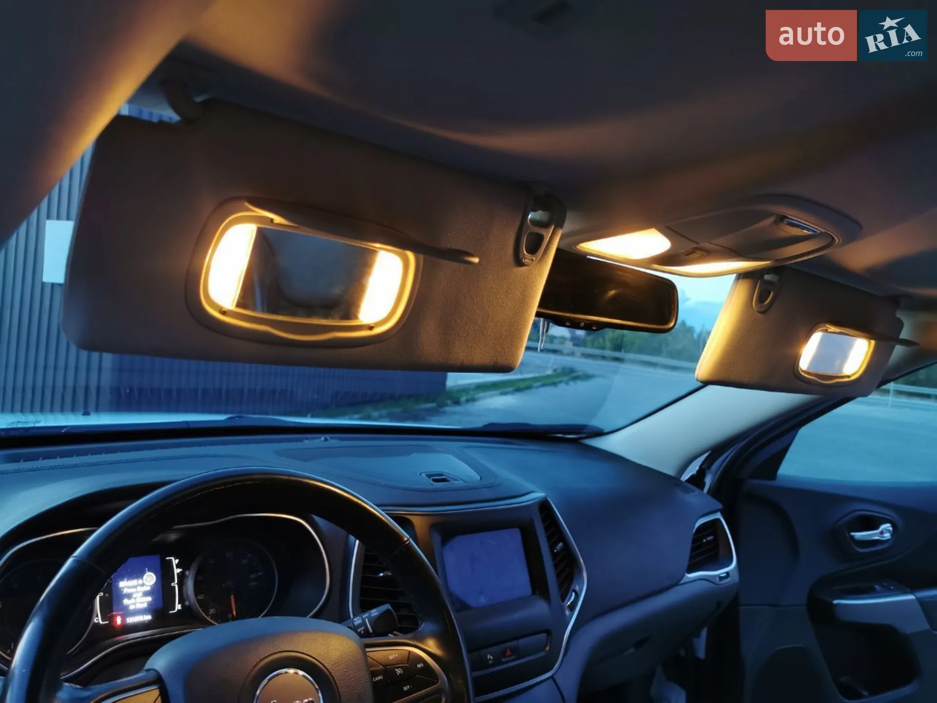 2019 Jeep Cherokee - мініатюра 8