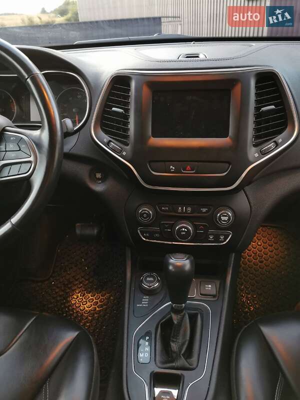 Внедорожник / Кроссовер Jeep Cherokee 2019 в Киеве фото 17 Внедорожник / Кроссовер Jeep Cherokee 2019 в Киеве