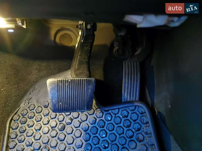 Внедорожник / Кроссовер Jeep Cherokee 2019 в Киеве фото 27 Внедорожник / Кроссовер Jeep Cherokee 2019 в Киеве