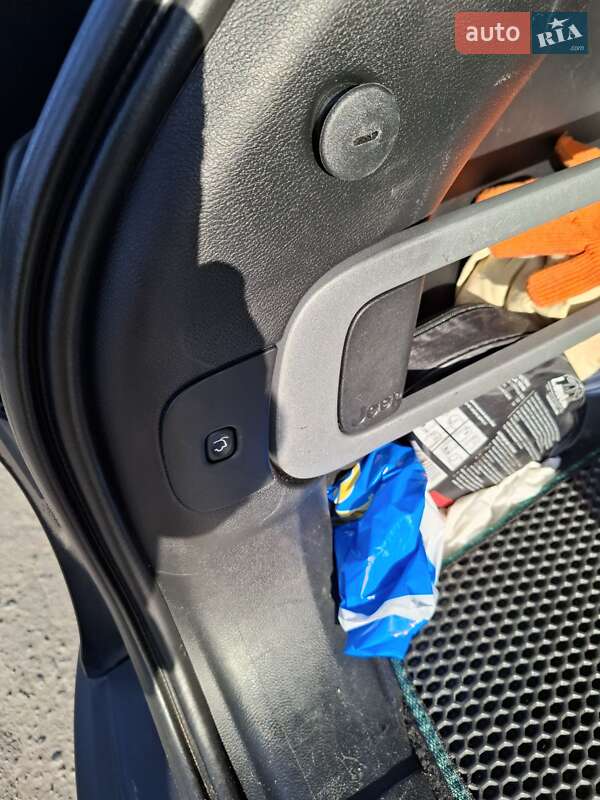 Внедорожник / Кроссовер Jeep Cherokee 2016 в Полтаве