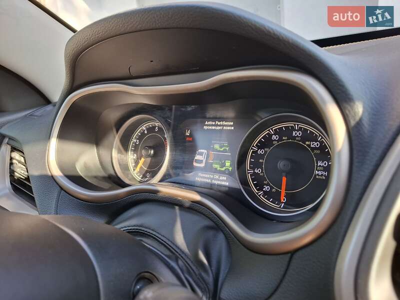 Внедорожник / Кроссовер Jeep Cherokee 2016 в Полтаве