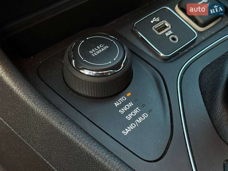 Внедорожник / Кроссовер Jeep Cherokee 2018 в Харькове