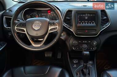 Внедорожник / Кроссовер Jeep Cherokee 2018 в 