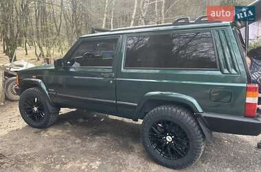Позашляховик / Кросовер Jeep Cherokee 2000 в Мукачевому