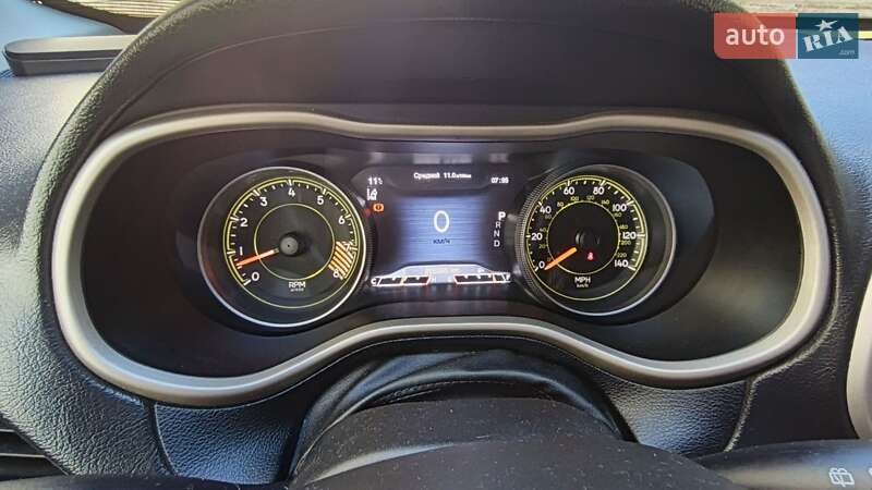 Внедорожник / Кроссовер Jeep Cherokee 2014 в Киеве