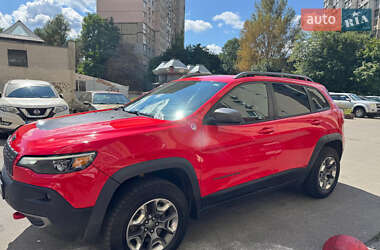 Внедорожник / Кроссовер Jeep Cherokee 2018 в 