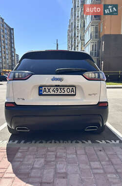 Внедорожник / Кроссовер Jeep Cherokee 2018 в 
