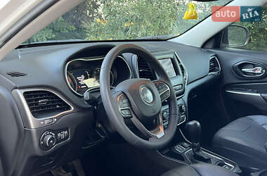 Внедорожник / Кроссовер Jeep Cherokee 2021 в 