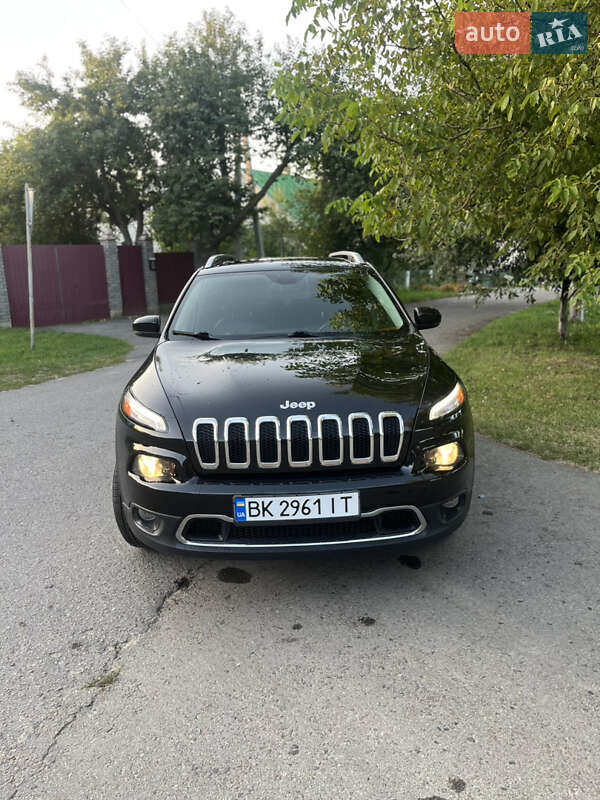 Внедорожник / Кроссовер Jeep Cherokee 2015 в 