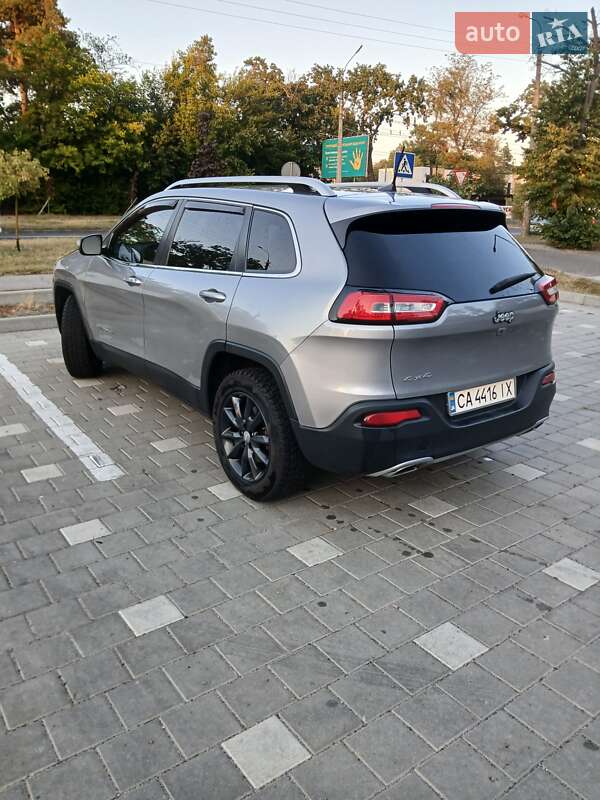 Позашляховик / Кросовер Jeep Cherokee 2016 в Черкасах