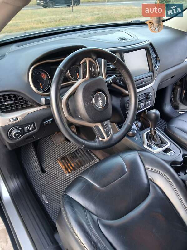 Позашляховик / Кросовер Jeep Cherokee 2016 в Черкасах