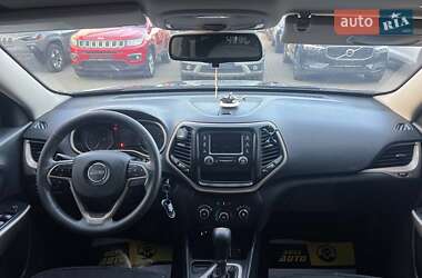 Внедорожник / Кроссовер Jeep Cherokee 2017 в 
